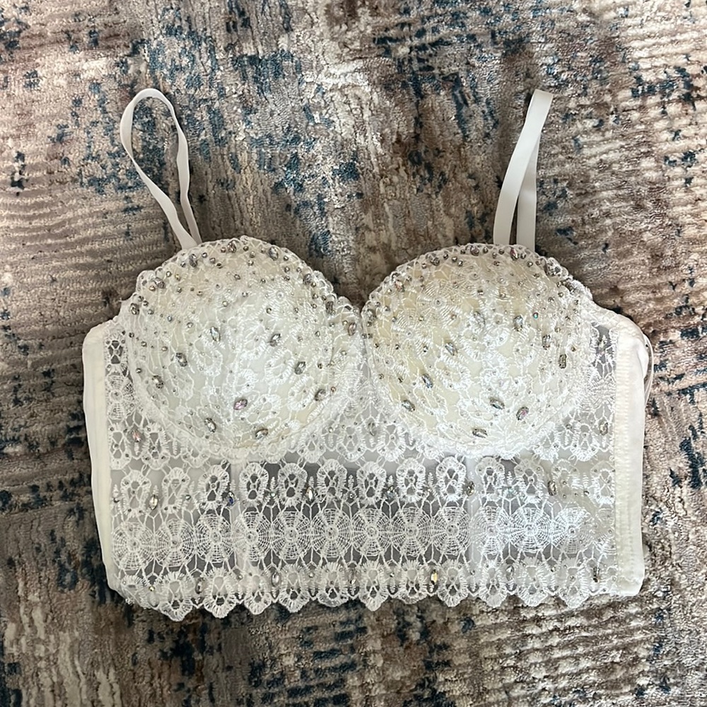 *Never Worn* White Crop Top